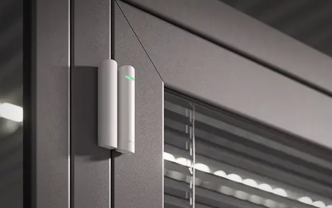 Як замовити встановлення датчика відчинення дверей і вікон Ajax в VOLL?