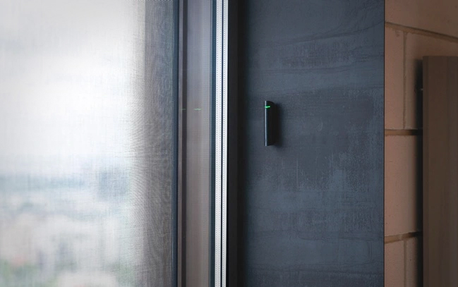 Установка датчика разбития стекла Ajax